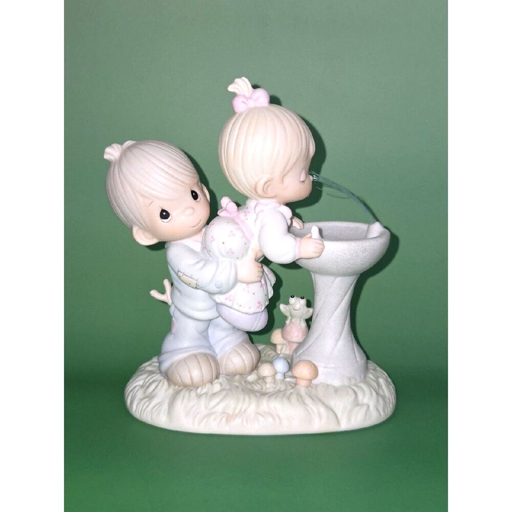 Precious Moments “Your Love Is So Uplifting” Boy & Girl Water Fountain Figurine